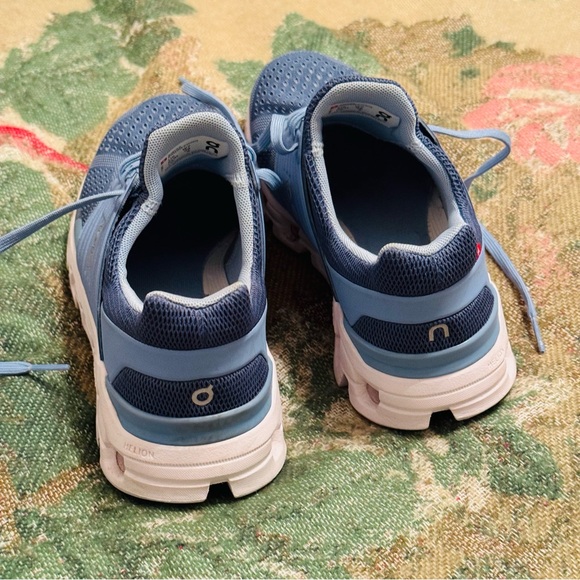 ON RUNNING Size W7
Cloudswift Sneakers - Picture 8 of 14